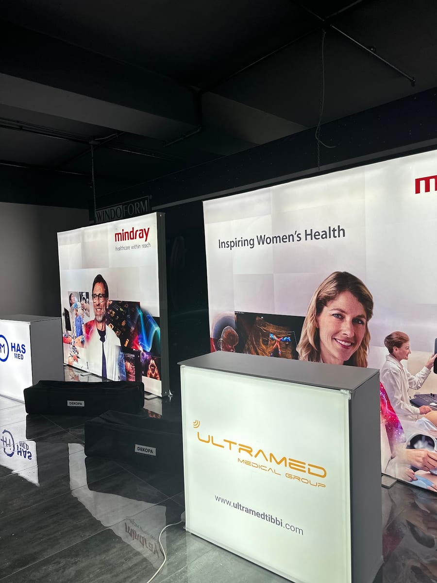 Mindray ve Ultramed medikal şirketlerinin modüler fuar standı